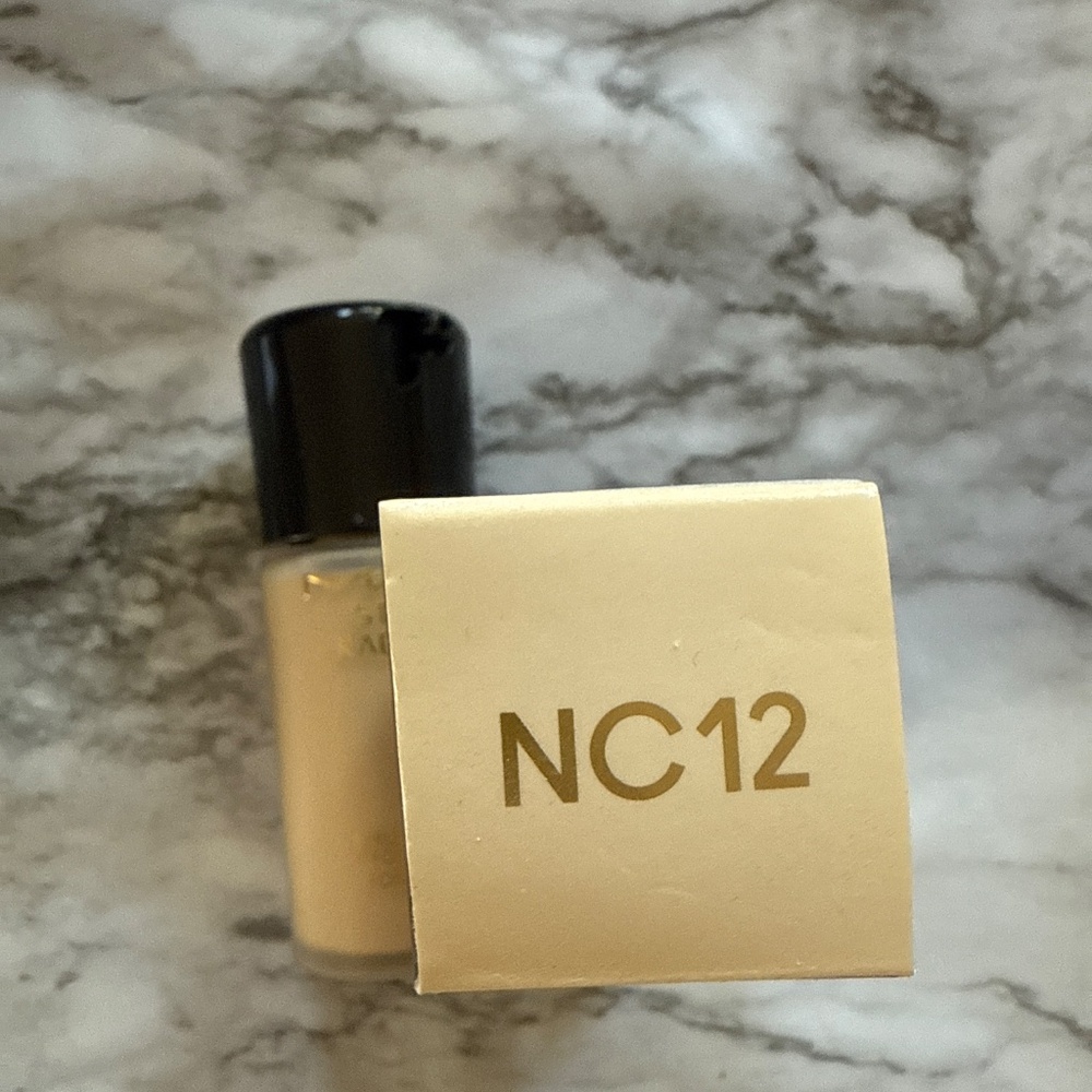 MAC COSMETICS STUDIO RADIANCE FOUNDATION NC12 - Picture 4 of 4